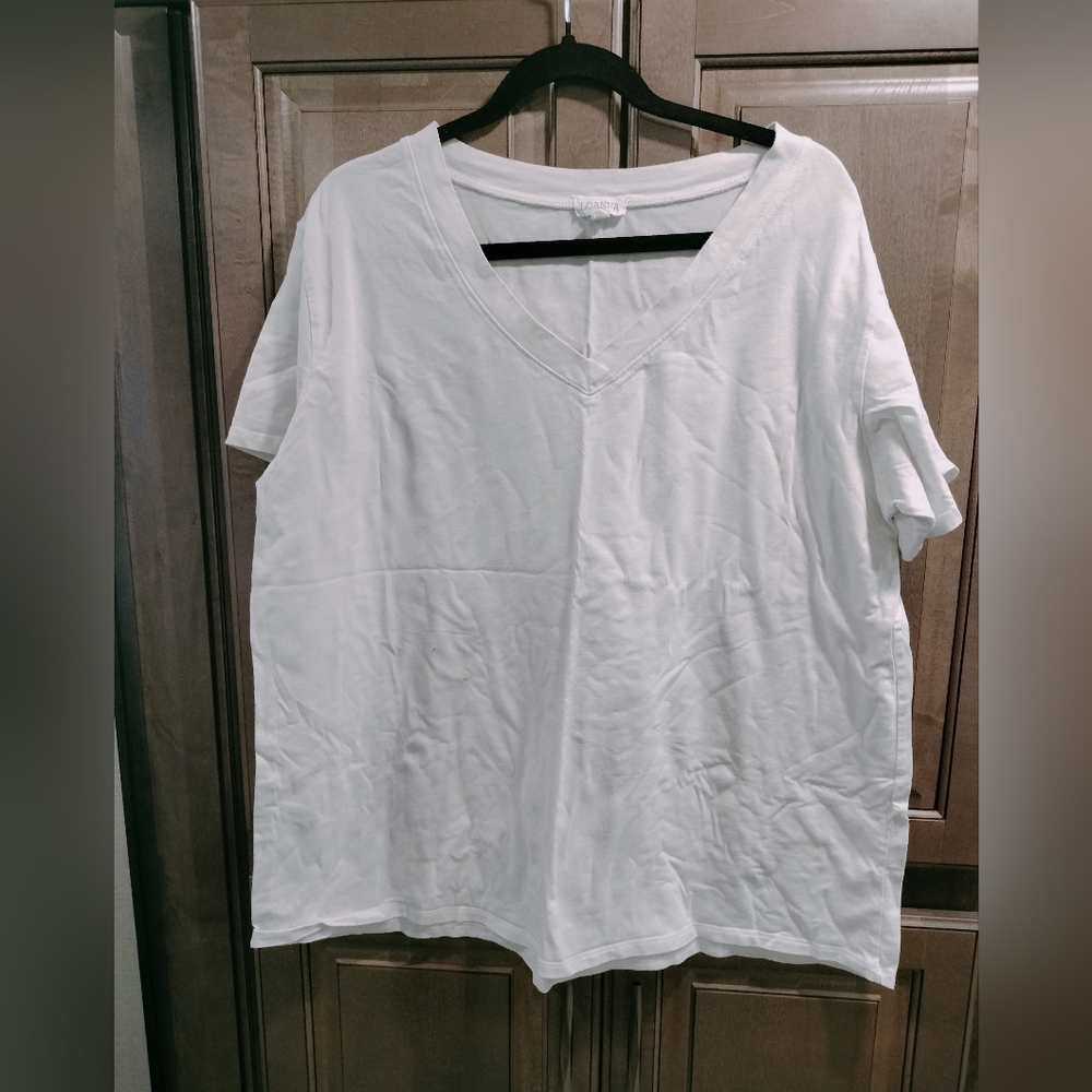 Loanna Tee